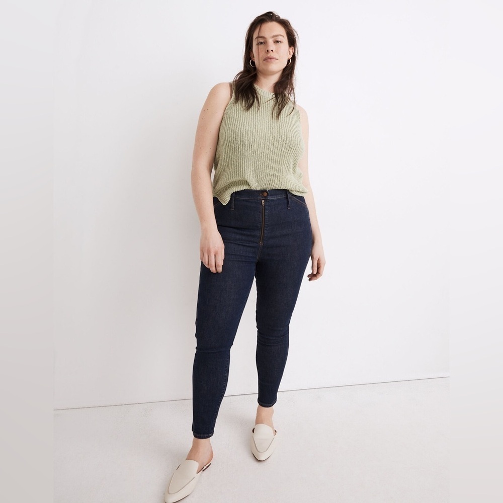10" High-Rise Skinny Crop Jeans in Macarthur Wash: Exposed Zip Edition 33